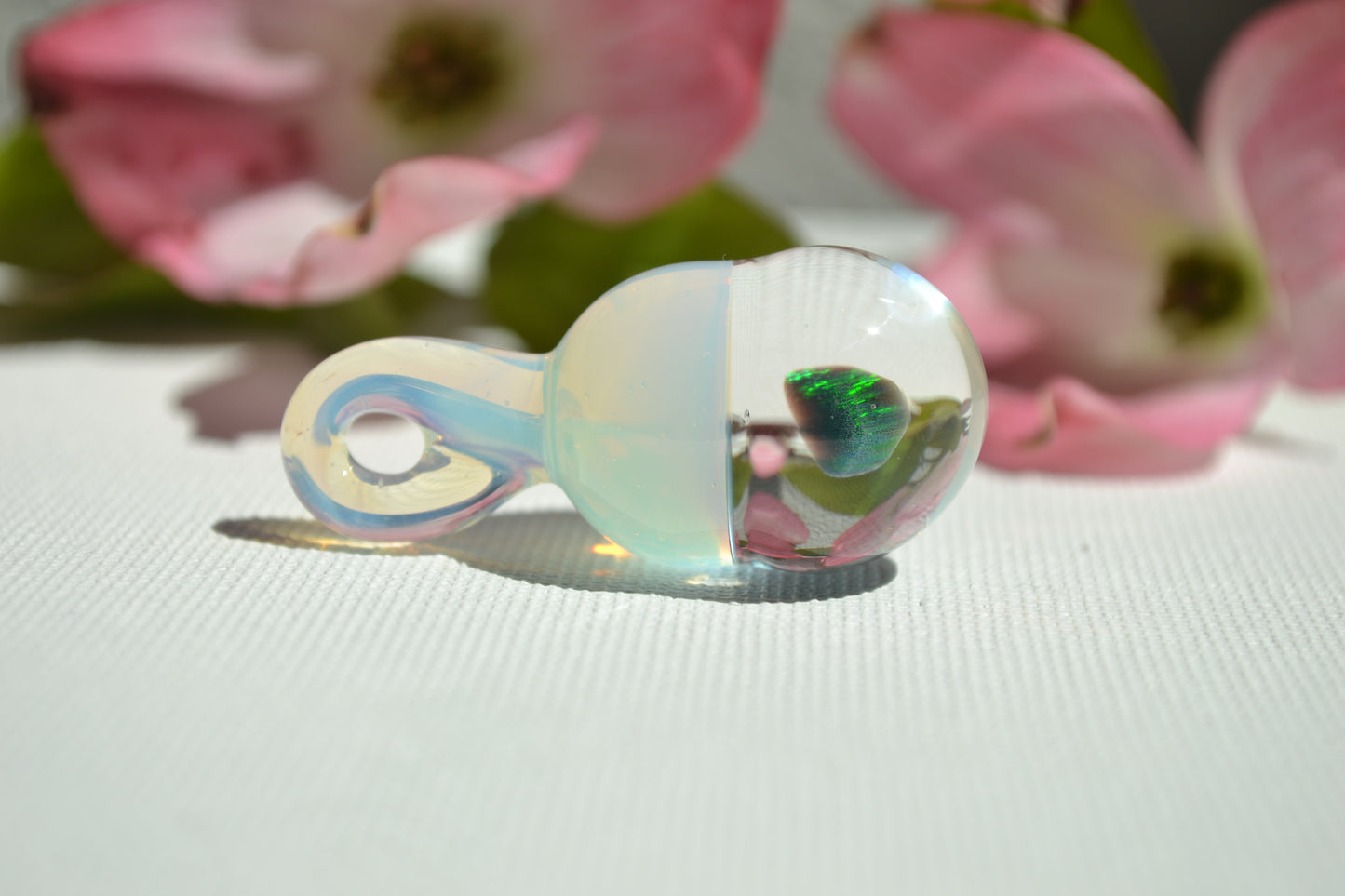 (B) Borosilicate and Opal Pendant, White