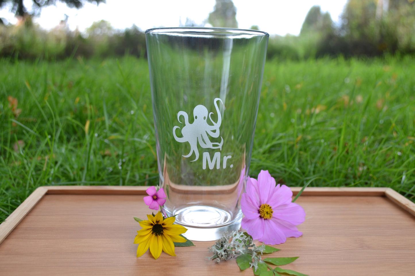 (H) Mr. and Mrs. Glasses, Octopus Glassware Set