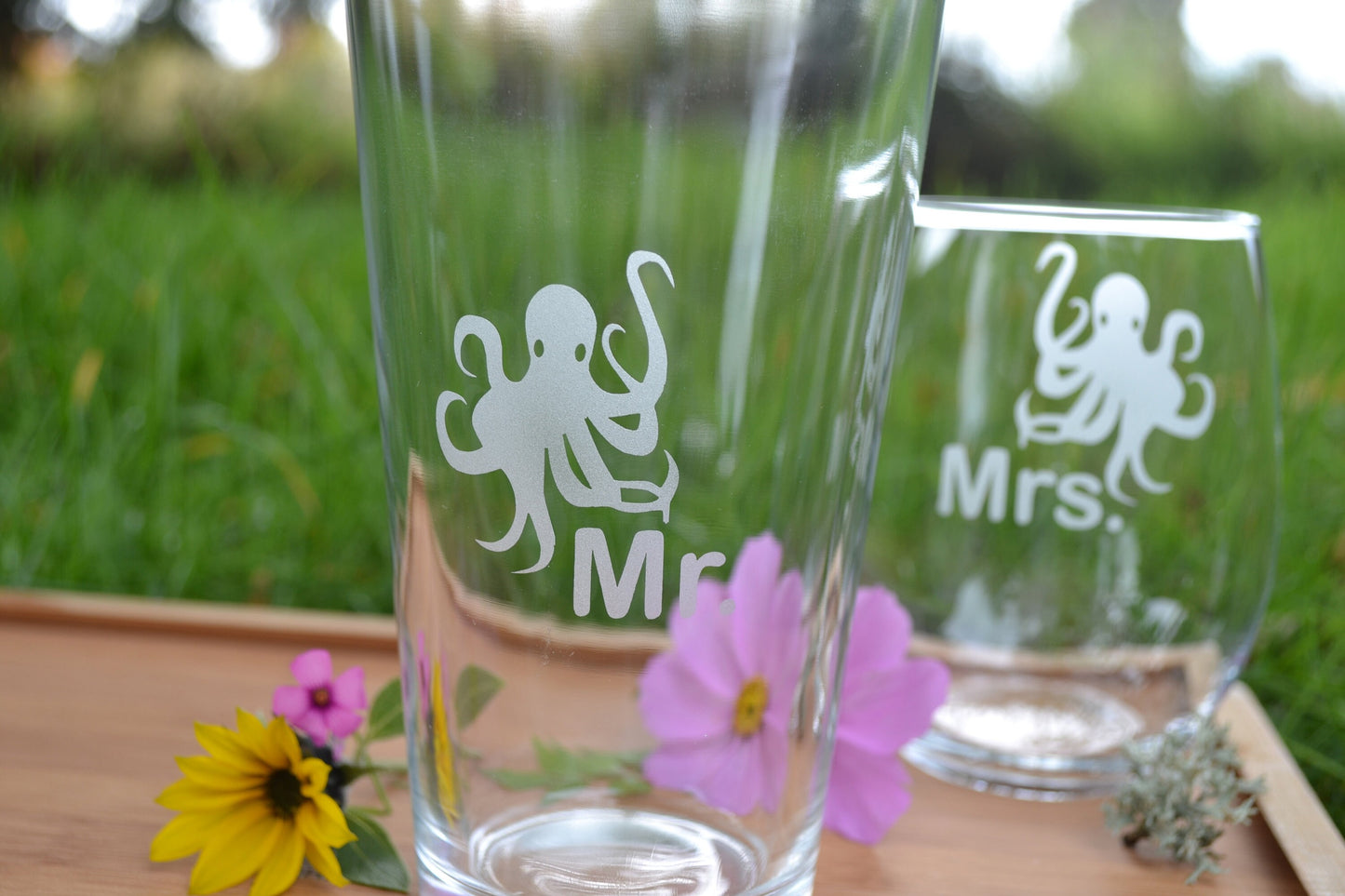 (H) Mr. and Mrs. Glasses, Octopus Glassware Set