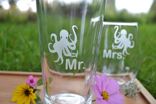 (H) Mr. and Mrs. Glasses, Octopus Glassware Set