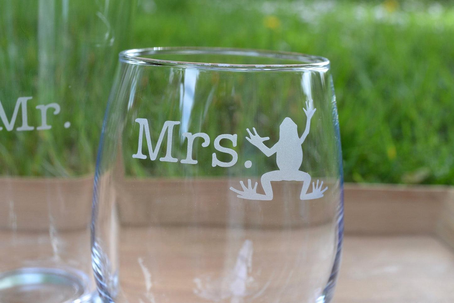 (H) Mr. and Mrs. Glasses, Frog Glassware Set