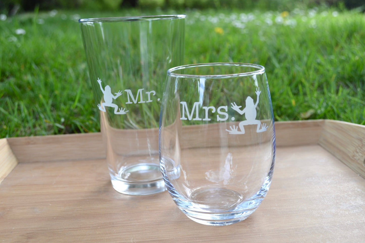 (H) Mr. and Mrs. Glasses, Frog Glassware Set