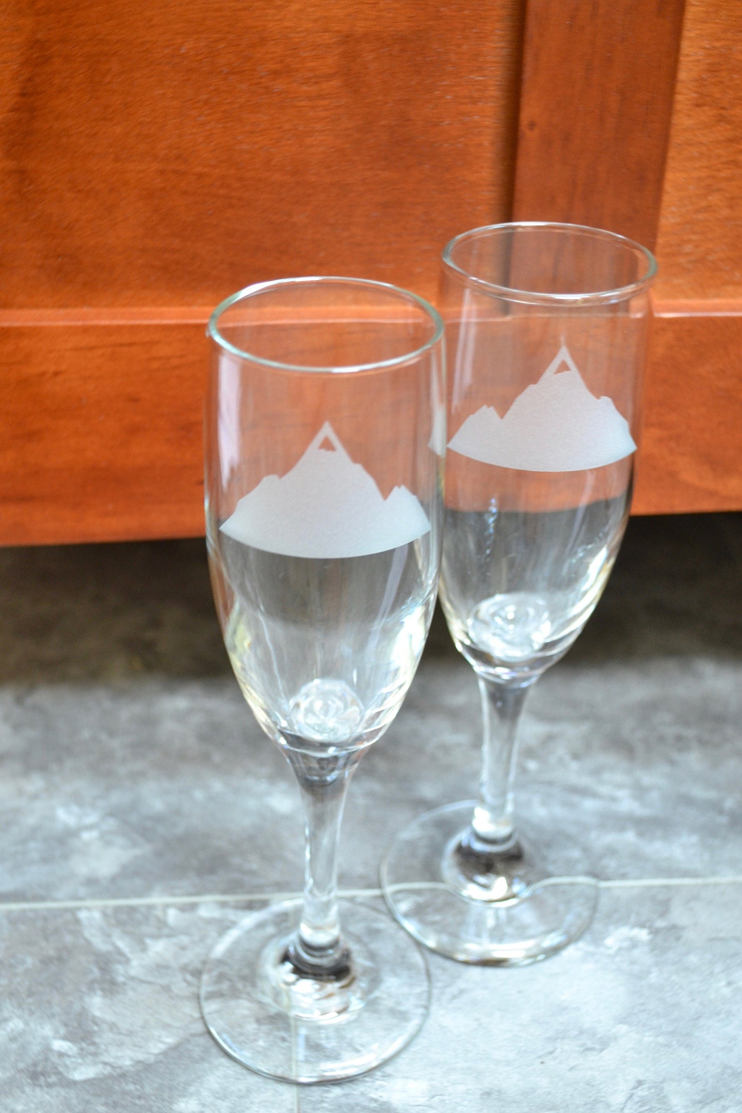 (H) Champagne Glasses, Sand Etched Champagne Glasses, Mountains