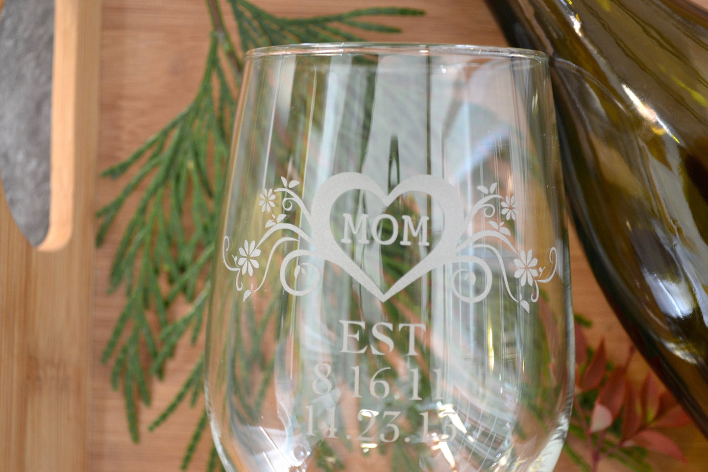 (H) Mom Wine Glass, Personalized Mom Wine Glass