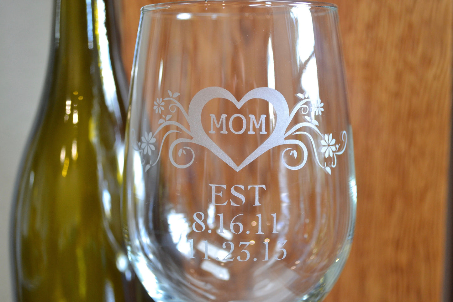 (H) Mom Wine Glass, Personalized Mom Wine Glass